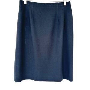 Talbots pencil skirt in 💯  wool, fully lined